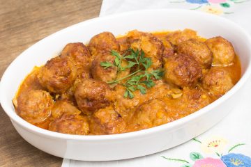 Albondigas en salsa española