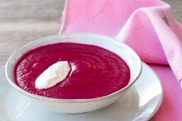 Salmorejo remolacha y helado queso