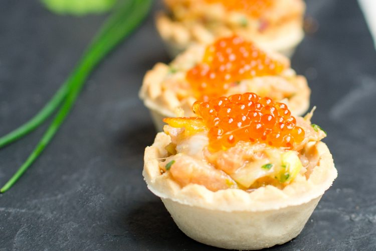 tartaletas de ceviche de salmón