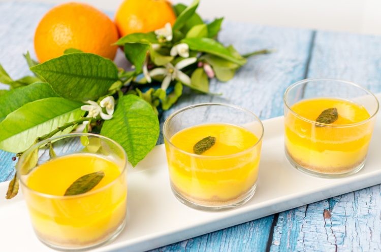 Crema de naranja con su gelatina