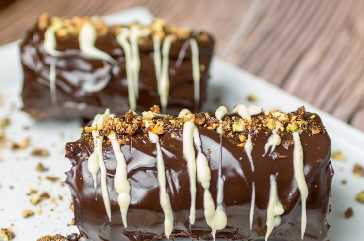 Brazos de chocolate y pistachos