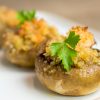 Champiñones rellenos de jamón y gambas