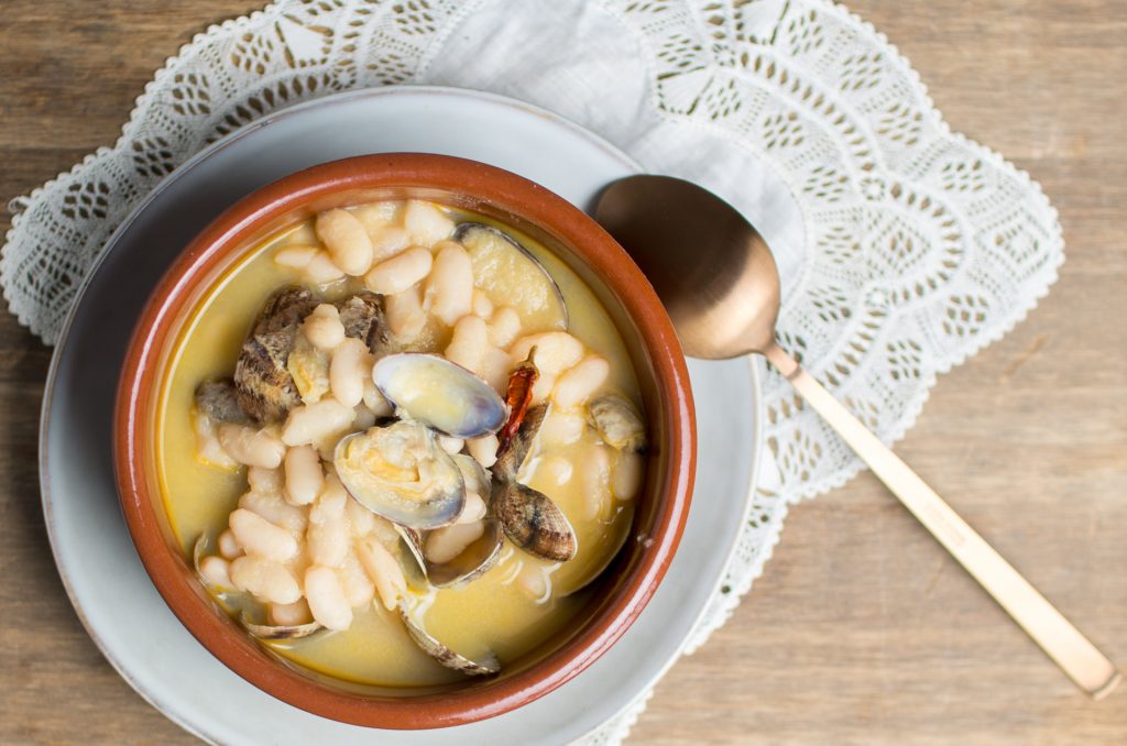Alubias con almejas